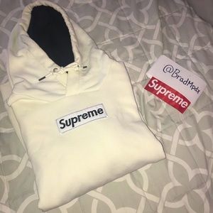 Supreme White Box logo hoodie - Size Medium